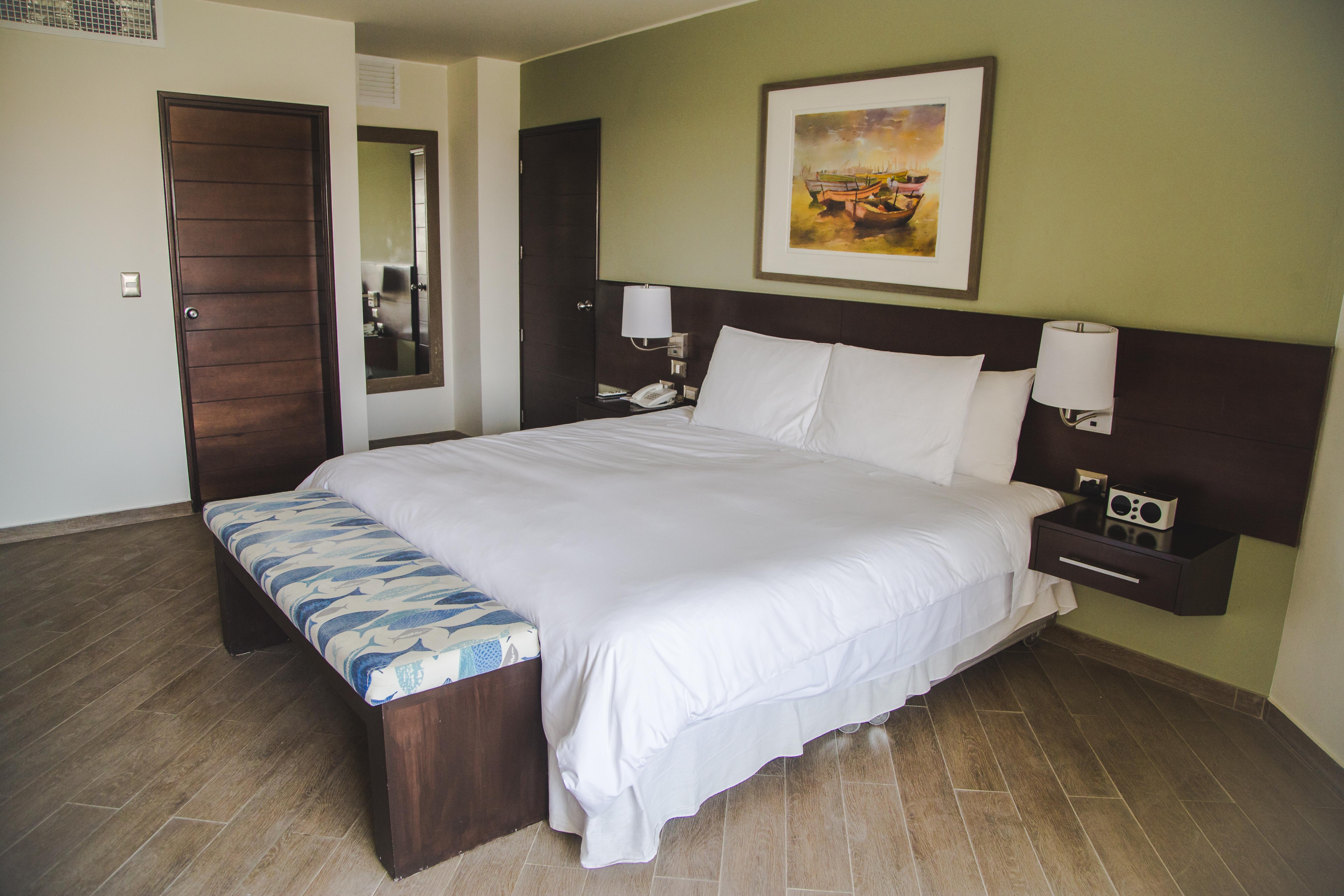 Aranwa Paracas Resort & Spa Exterior photo A bedroom at the Hilton Garden Inn in San Diego, California