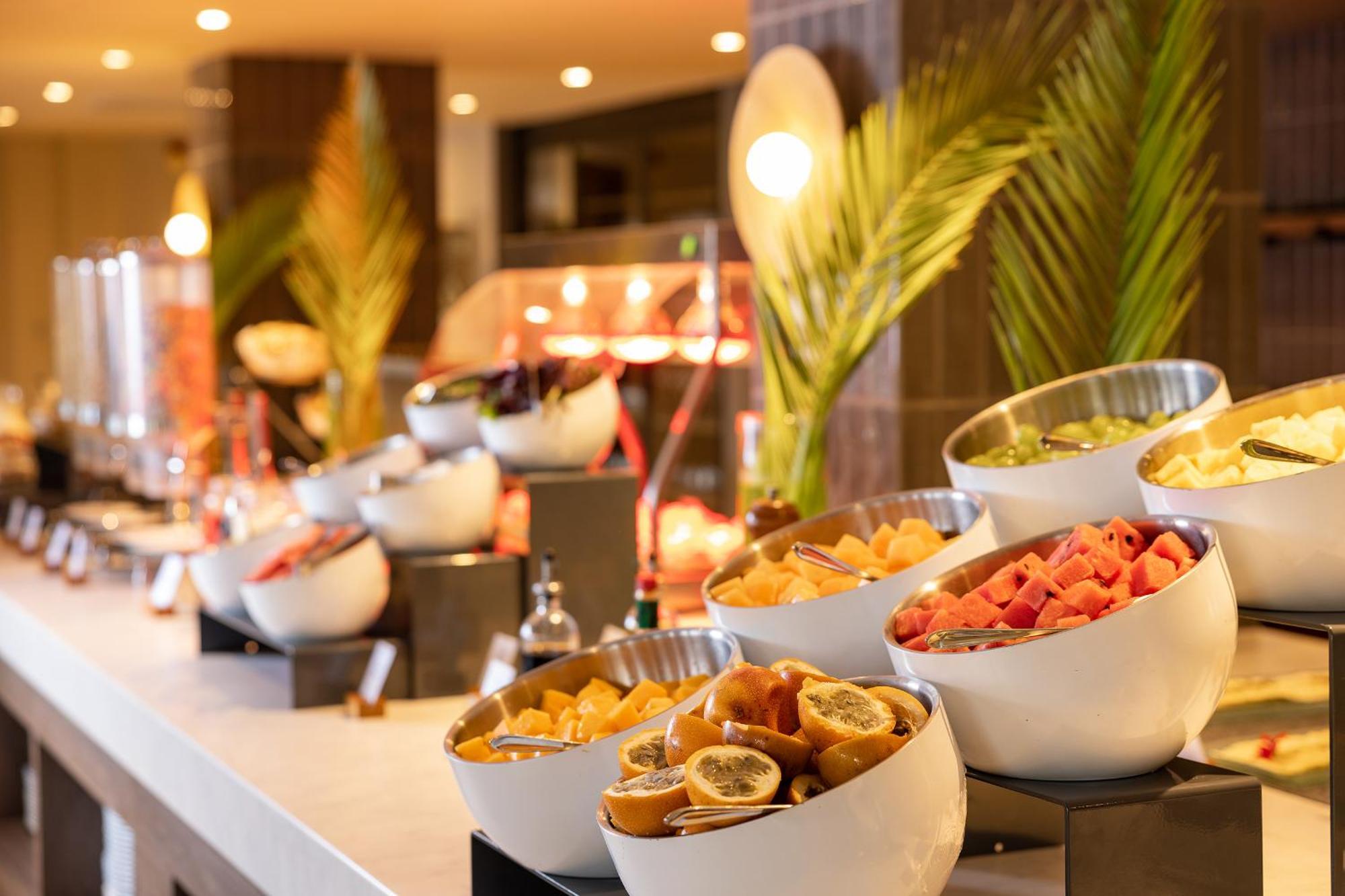 Aranwa Paracas Resort & Spa Exterior photo A buffet at a hotel